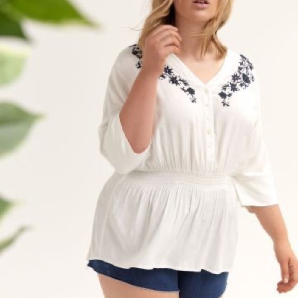 NWT Love & Legend Embroidered Dolman Sleeve Flowy Top